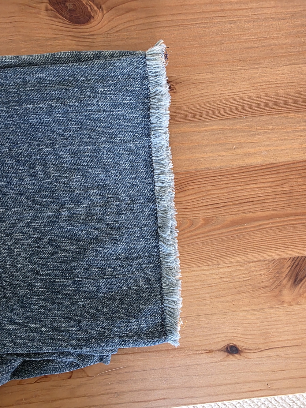 GAP 1969 Frayed Dark Blue Denim Jeans with Contrast Stitching Women 10 - Picture 8 of 8